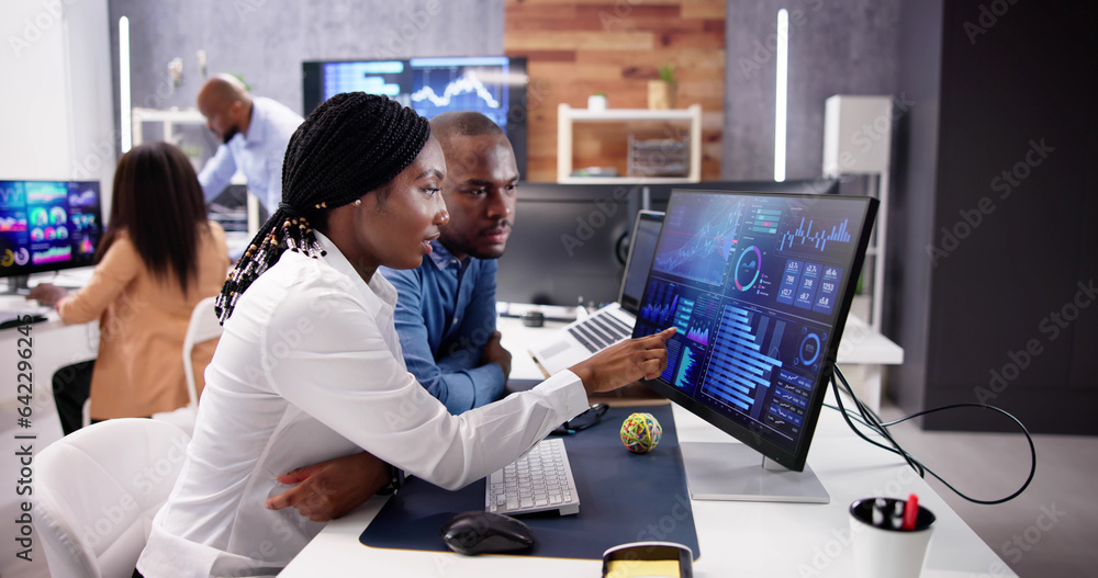 Aufkleber african financial data analysts using dashboard on screens