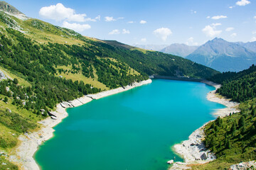 Lac et barrage du plan d'amont