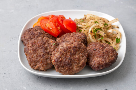 Traditional Turkish food; Turkish meatballs, Turkish name; Akcaabat kofte or kuru kofte)