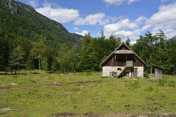 Robanov kot valley in the Slovenian alps © danieldefotograaf