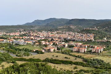 vue panoramique sur le village de Bosa en Sardaigne Italie