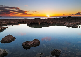 Sunset at Sharks Cove Oahu, Hawaii.  - obrazy, fototapety, plakaty