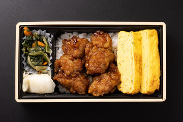 厚焼き玉子と若鶏の甘辛煮弁当