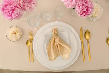 Foto op Aluminium Stylish table setting with beautiful peonies and fabric napkin, flat lay © New Africa