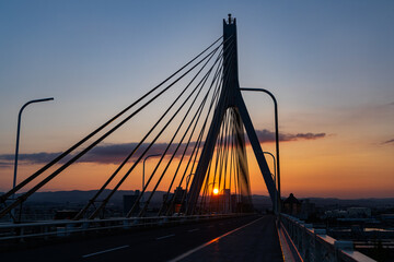 斜張橋の夕日