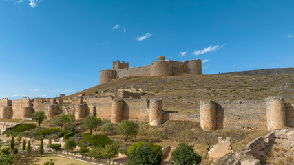 vistas del bonito castillo de Berlanga de Duero en la provincia de Soria, España	