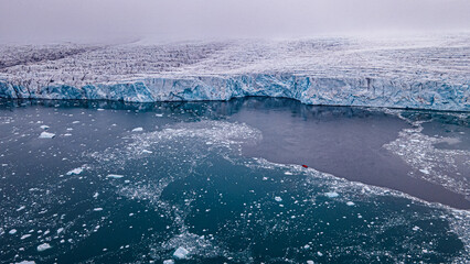 Svalbard Spitsbergen  © Radosaw