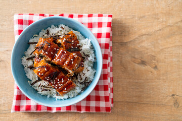 eel rice bowl or unagi rice bowl