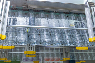 Fabricación botellas plástico, industria embotelladora, botellas plástico, botellas agua