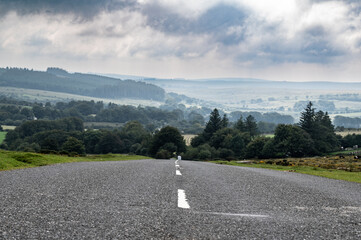 Landstraße im Dartmoor National Park