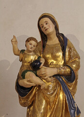 Madonna con Bambino; statua nella Basilica di Aquileia