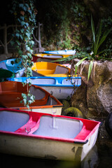 Barcos coloridos no parque das termas do Gerês