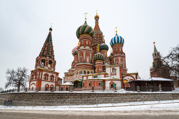 Fototapeta na wymiar Saint Basil Cathedral on Red Square in Moscow