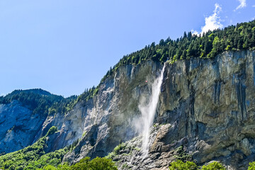 Lauterbrunnen, Wasserfall, Staubbachfall, Lauterbrunnental, Wanderweg, Felsen, Aussichtspunkt, Berner Oberland, Alpen, Sommer, Schweiz