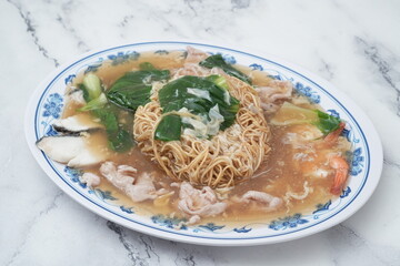 Fried noodle with gravy