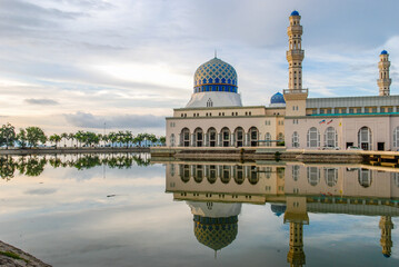Masjid Bandaraya Kota Kinabalu City Mosque, Sabah, Borneo, Malaysia, called the Likas Floating...