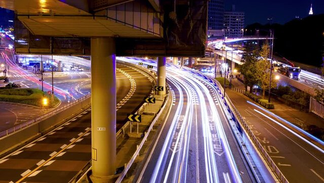 Tokyo Time lapse - Aoyama-dori Street and light trails [zoomout]