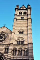 Fototapeta na wymiar the gothic romanesque san lorenzo cathedral genoa italy