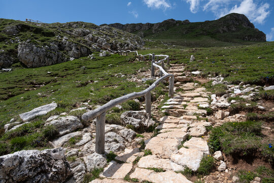 Aufstieg auf den Schlern, Wanderung &uuml;ber den Touristensteig