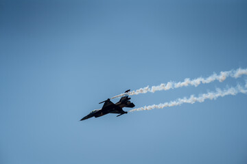 planes in the sky doing show