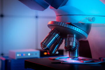 Tissue Engineering: Researchers in tissue engineering use optical micr
