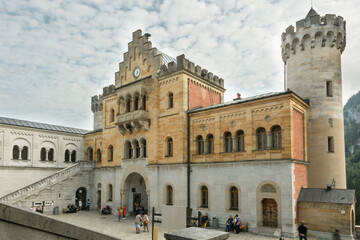 Fototapeta premium stairs leading to a golden castle