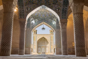 Fototapeten  interior and exterior of the Vakil Mosque © Archer7