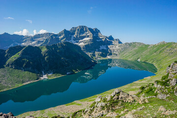 The Tarsar Marsar Lake trek is one of the prettiest treks in our country, provided you time it ......
