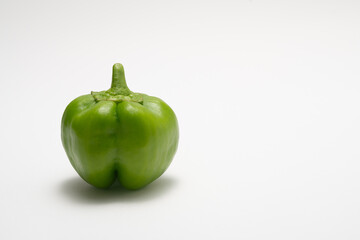 緑色の新鮮なパプリカ
