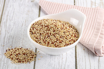 Raw dry quinoa cereal grain