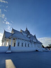 side of temple That is not exposed to sunlight, beautiful, beautiful, evening.