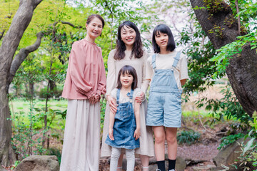 Fototapeta premium 家族の女性メンバーたち