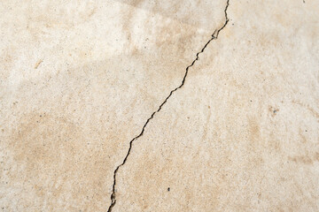 住宅コンクリートひび割れ