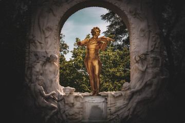 The Johann Strauss Monument in a Dark Mood - Vienna, Austria - obrazy, fototapety, plakaty