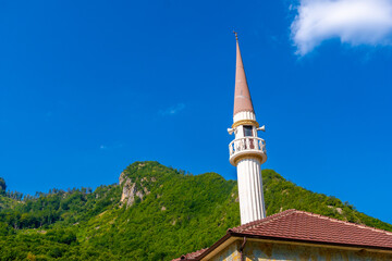Obraz premium Beautiful mosque at Dragobi in the Valbona Valley, Theth National Park, Albanian Alps, Albania