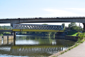 Fototapeta na wymiar bridges across the Moselle in Thionville