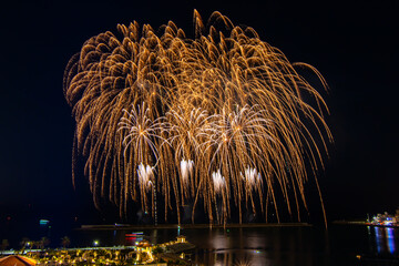 沖縄 北谷の花火大会