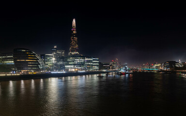Fototapeta na wymiar Night view of the Shard and skyscrapers of the city of London