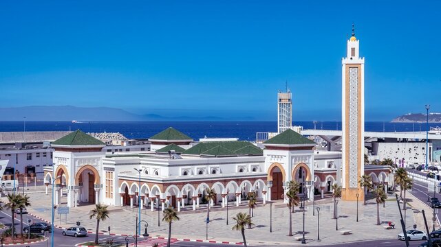 La grande mosqu&eacute;e du port, Tanger, Maroc