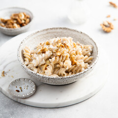 Pasta with blue cheese and walnut
