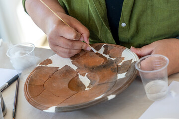 ARCHAEOLOGY RESTORATION POTTERY VESSELS