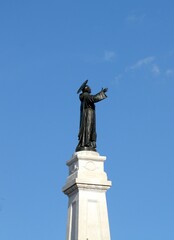 Fototapeta premium ITALIA : PAESAGGIO URBANO DI TEGGIANO,13 AGOSTO 2023.