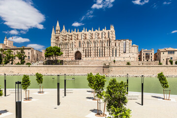 Cathedral La Seu of Palma de Mallorca with Parc de la Mar - 8681