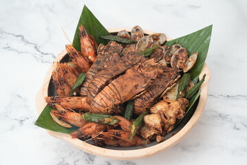 spicy seafood platter