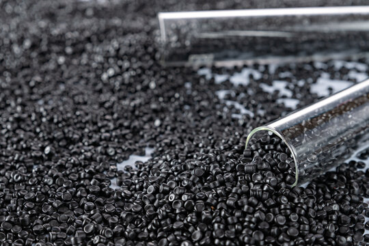 White plastic grain, plastic polymer granules,hand hold Polymer pellets, Raw materials for making water pipes, Plastics from petrochemicals and compound extrusion, resin from plant polyethylene.