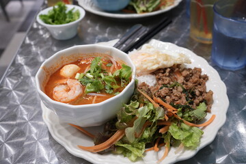 Asian Food, Gapao Rice, Stir-fried Minced Pork with Basil and Tom Yum Kung Soup - アジア 料理 ガパオライス トムヤムクン