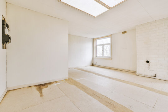 Empty room with window