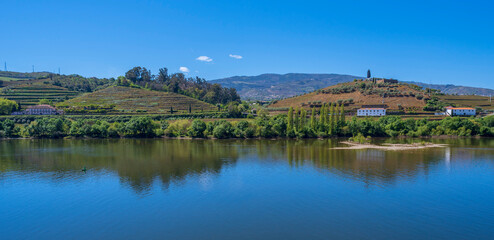 Fototapeta na wymiar Douro river landscape, Régua, Portugal