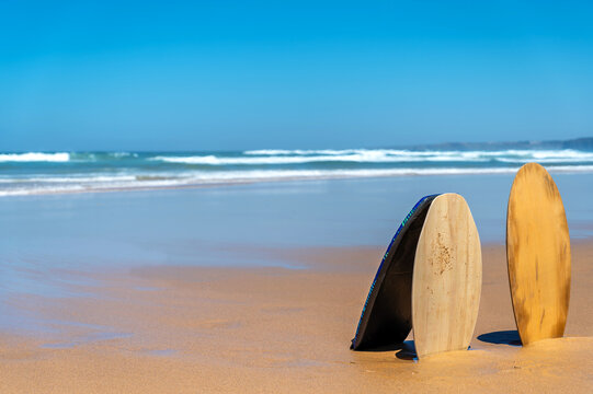 Hintergrund mit Textfreiraum zum Thema Meer, Strand und surfen