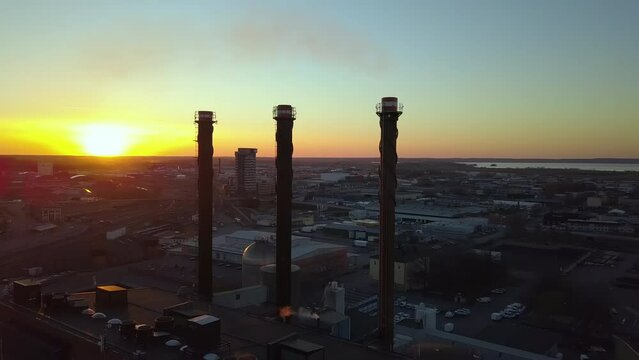 Sustainable electrical power and heat plant running on recycled resources in Linkoping, Sweden. Electricity production from reused waste